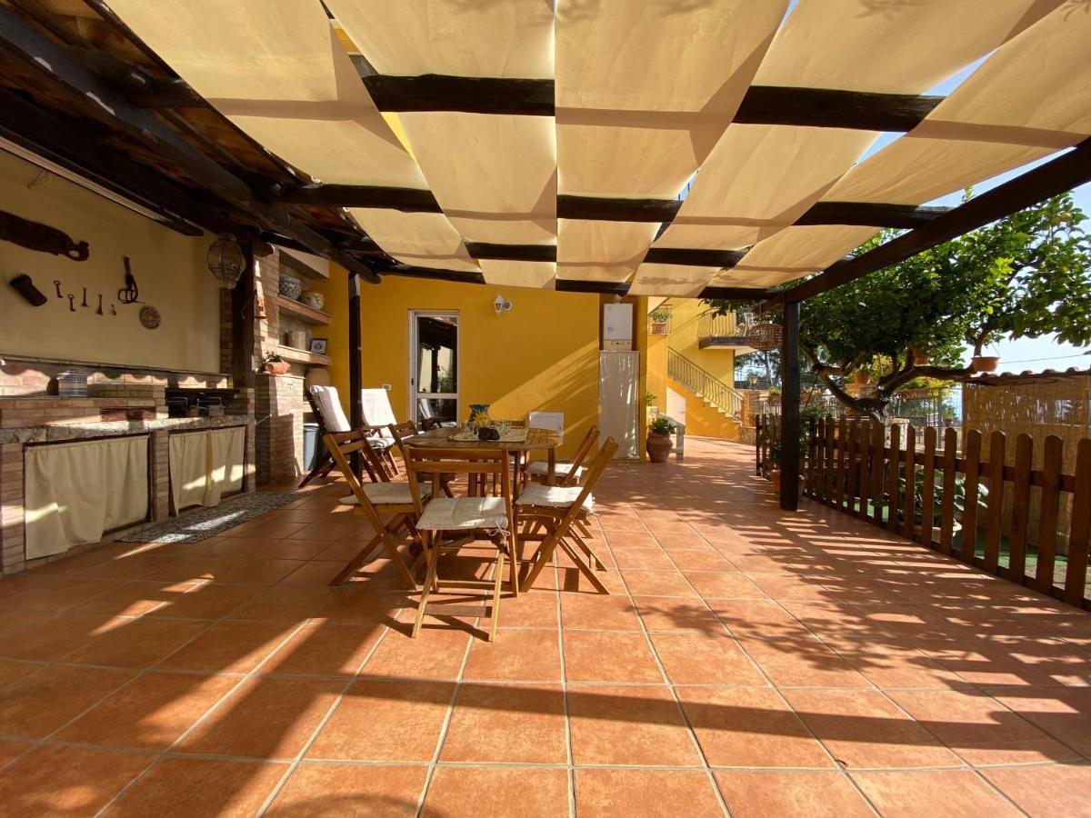 Casa Vacanze Marale Кастельмола Экстерьер фото