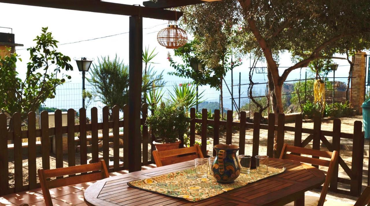 Casa Vacanze Marale Кастельмола Экстерьер фото