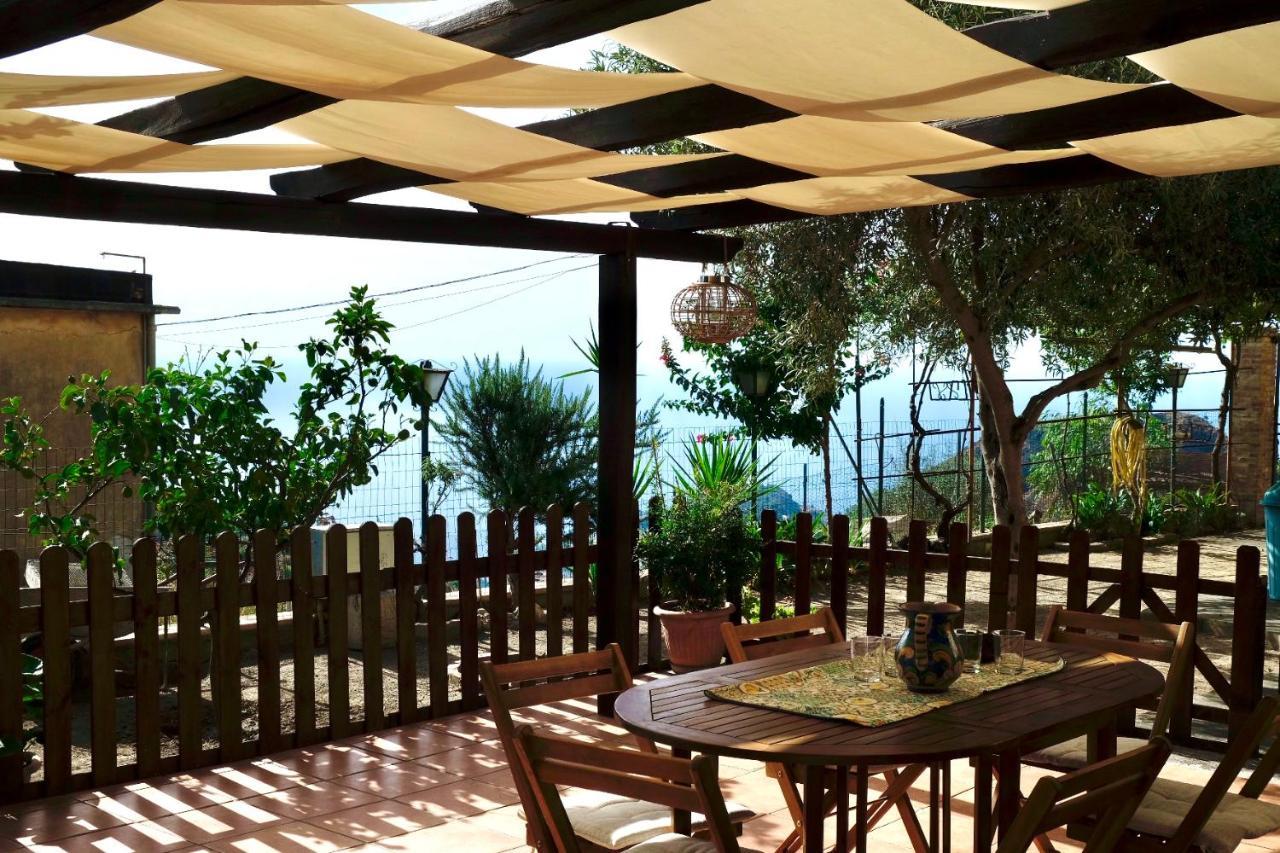 Casa Vacanze Marale Кастельмола Экстерьер фото